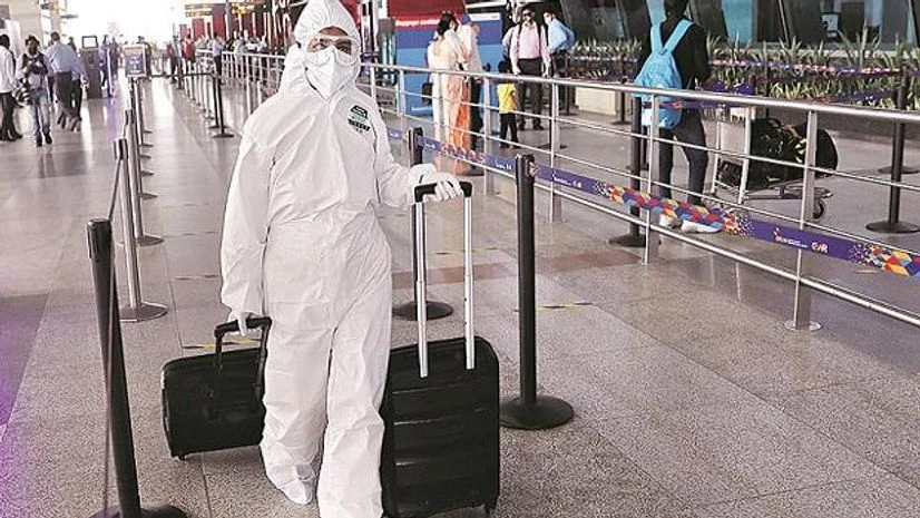 Coronavirus, covid, airport, passengers Coronavirus, covid, airport, passengers