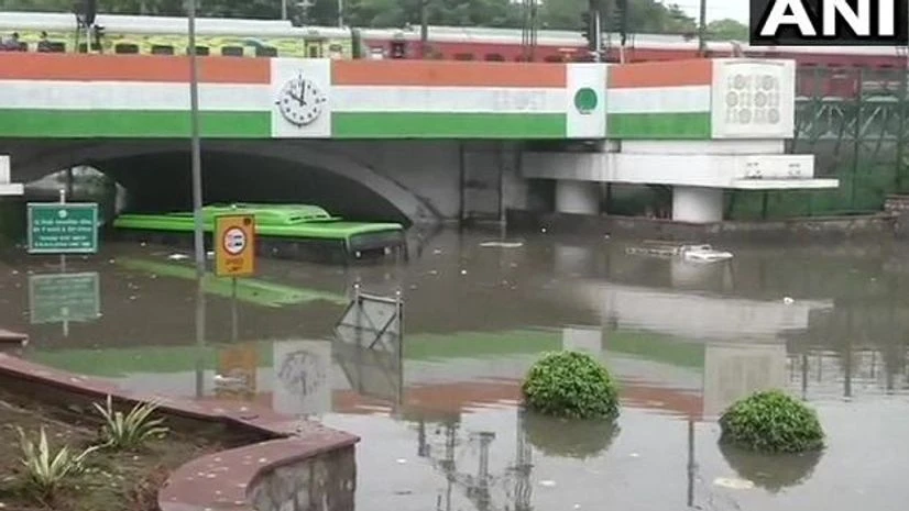 Delhi rains, Minto Bridge Delhi rains, Minto Bridge