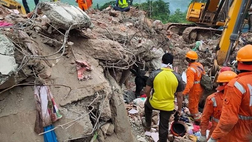 Raigad building collapse Maharashtra: Search & rescue operation by National Disaster Response Force (NDRF) underway at the spot where a building collapsed in Kajalpura area of Raigad district. Photo: ANI