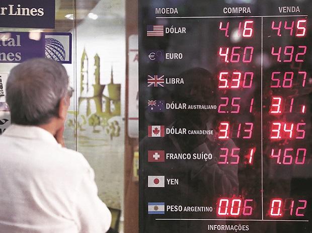 Pakistan Looks To Citizens Overseas To Pump Up Its Forex Reserves Business Standard News