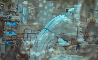 UK epidemiologist warns of virus 'uptick', wants lockdown re-imposed Coronaviruscoronavirus, hospital, doctor