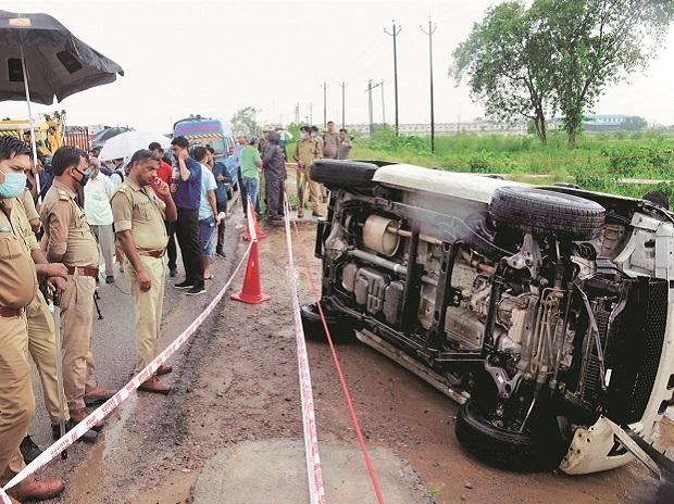 Inquiry commission gives clean chit to UP Police in Dubey encounter case