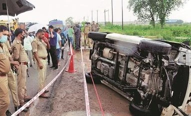 Inquiry commission gives clean chit to UP Police in Dubey encounter case Vikas Dubey