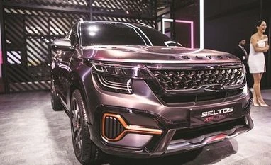 Mid-size SUVs, deluxe commuter bikes outshine peers, shows SIAM data The commercial vehicle market that has its fortunes linked to the economy has hardly shown any signs of recovery and double-digit decline continues.