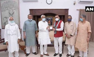 Will be painful if JD (U) gives ticket to ex-Bihar DGP Pandey: Congress Gupteshwar Pandey