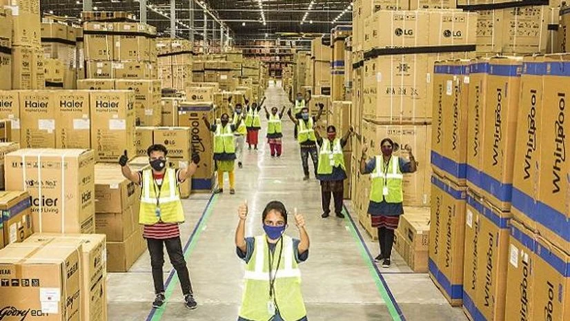 Amazon, wareshouse, e-commerce Amazon, wareshouse, e-commerce