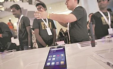 Mobile firms urge govt to create policies to compete with countries Mobile firms urge govt to create policies to compete with countries