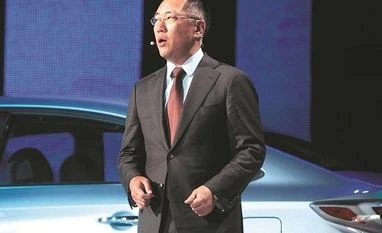 Hyundai Motor heir takes over from father after 20 years in waiting Euisun Chung