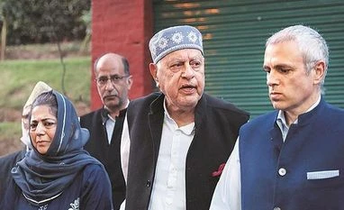 J&K DDC poll results: Gupkar alliance maintains lead; BJP ahead in 18 seats Farooq Abdullah, Omar, mehbooba mufti, article 370, j&k