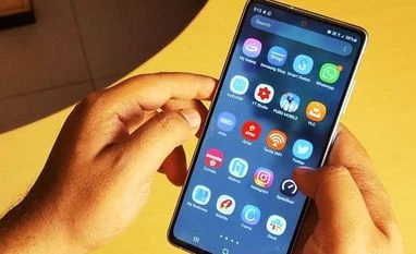 Samsung Galaxy S20 FE: A worthy premium smartphone despite some compromises Samsung Galaxy S20 FE