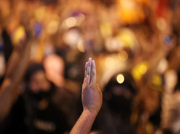 Autocracies outdo democracies on public trust during pandemic, says survey