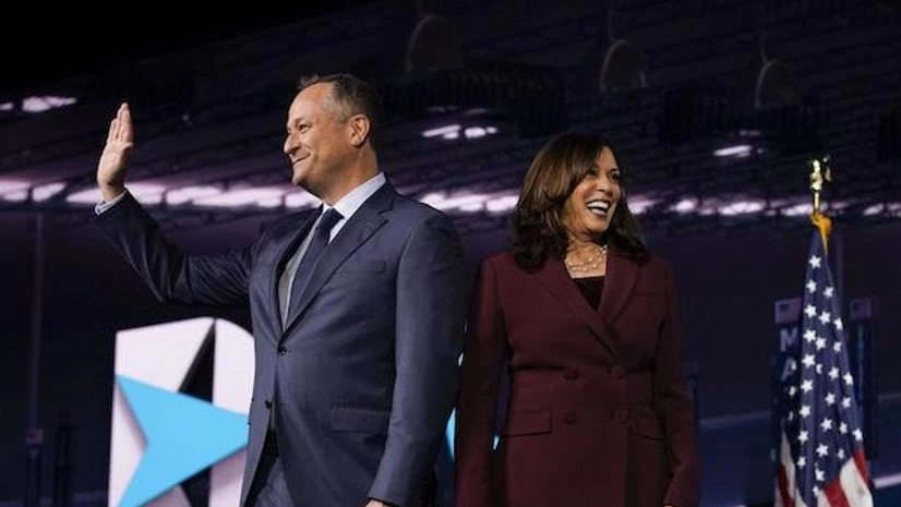 Kamala Harris, Kamala, Kamala Harris, with husband Douglas Emhoff | Photo: Bloomberg