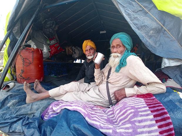 Top headlines: Centre, farmers make headway; Flipkart to spin-off PhonePe