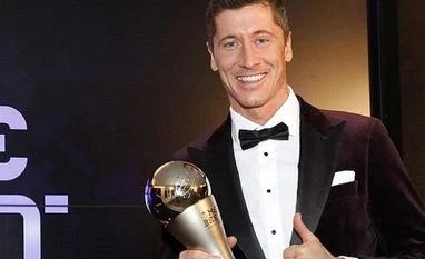 Bayern's Robert Lewandowski wins FIFA award as best men's player Robert Lewandowski