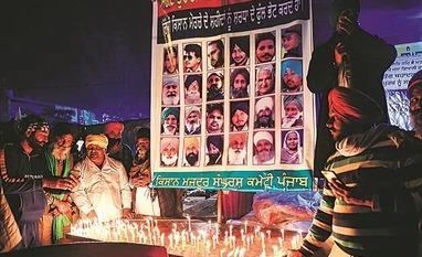 LIVE updates: Punjab farmer attempts suicide near Singhu border; admitted farmers' protests