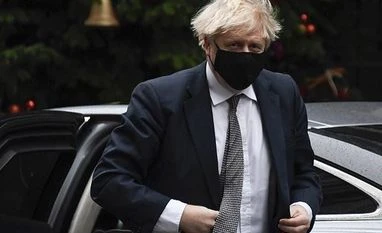 UK PM sets Jan 2022 booster jabs timeline as 'best' Omicron defence Boris Johnson