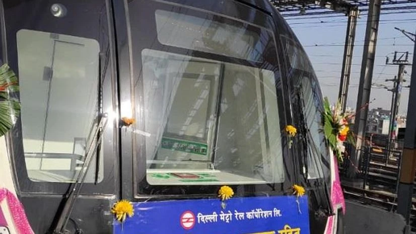 Photo: DMRC Twitter Driverless train, Delhi metro