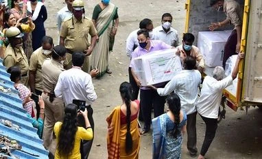 Coronavirus LIVE: Delhi schools to reopen for Classes 10, 12 from Jan 18 Serum Institute vaccine, Covishield