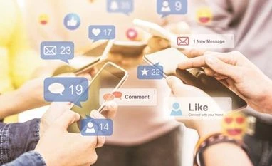 WhatsApp defers privacy terms for three months but Signal still on top messaging