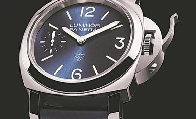 Panerai Luminor Blu Mare (Rs 3.8 lakh) Panerai Luminor Blu Mare (Rs 3.8 lakh)