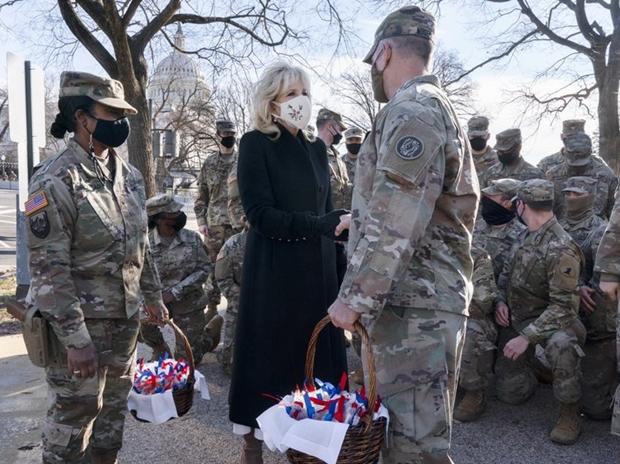 Jill Biden thanks National Guard members with chocolate chip cookies