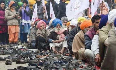 LIVE: Will march on foot towards Parliament on Feb 1, say farmer leaders FARMERS PROTEST