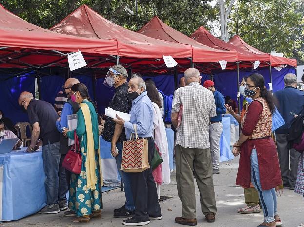 Delhi: Chaos abounds on Day 1 as Covid vaccination enters next phase
