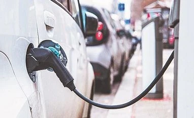 Govt revamps incentives for autos to boost EVs, hydrogen fuel cells: Report EVs, Electric vehicles, cars, automobile, charging, battery
