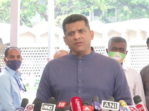 Amid Covid Surge Uddhav Open To Complete Lockdown In Mumbai Minister Business Standard News