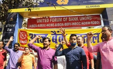 Bank strike ends; unions warn stir if govt goes ahead with privatisation BANK STRIKE