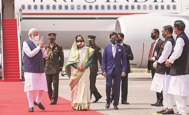 4 die in clashes set off by Prime Minister Modi visiting Bangladesh Narendra Modi, Sheikh Hasina, India bangladesh