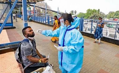 Omicron isn't fatal, but India should be prepared for third wave: Expert Bengaluru