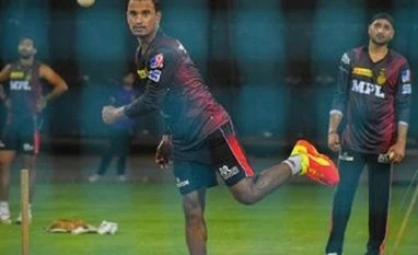 IPL 2021: KKR's Pawan Negi fine-tunes skills under Harbhajan's guidance Kolkata Knight Riders, KKR, Harbhajan Singh, Pawan Negi