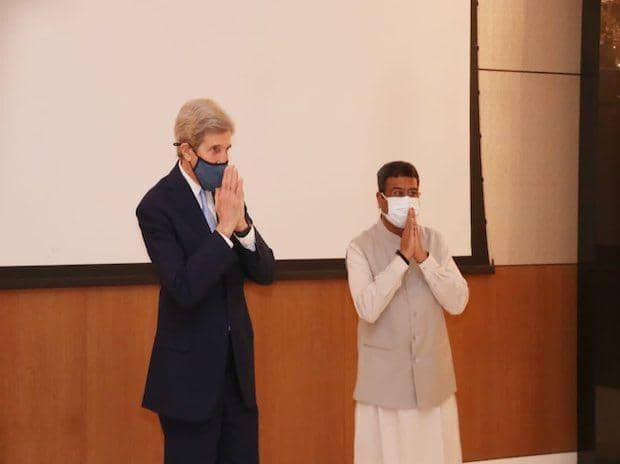 Oil Minister Dharmendra Pradhan meets US special envoy John Kerry - Vimarsana News