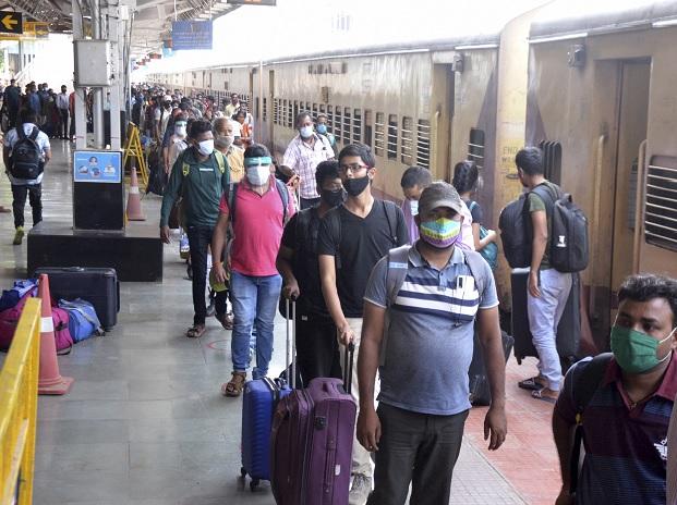 Covid: Not wearing mask in Railway premises will attract fine up to Rs 500