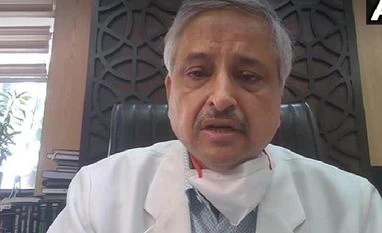 Don't hoard oxygen, taking it casually is harmful, warns AIIMS chief Randeep Guleria