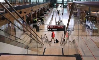 'Red list' travel ban begins as UK tracks 55 more Indian variant cases Heathrow