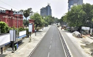 Streets empty, shops closed as 15-day lockdown comes into force in Bengal Lockdown