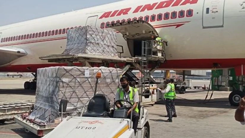 oxygen concentrator 318 Oxygen Concentrators arrive at Delhi airport from United States. Photo: ANI