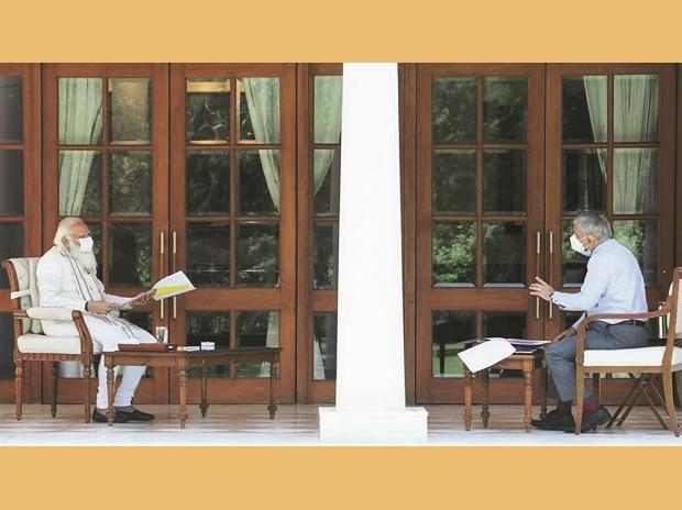 Covid: Armed forces recall ex-medicos; govt wants wearing of masks at home