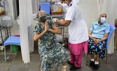 Over 86,000 people in 18-44 years age group receive first dose on May 1 coronavirus, covid