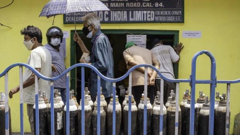 oxygen refilling station People visit an oxygen refilling station that has run out of cylinders in Kolkata, India, on April 28.