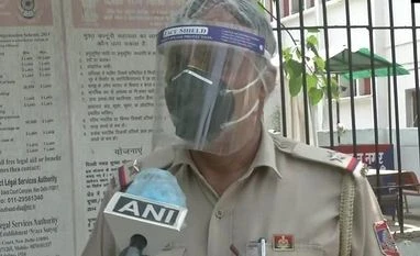 Delhi cop is a Covid hero, defers daughter's wedding to help in cremations Delhi Police ASI