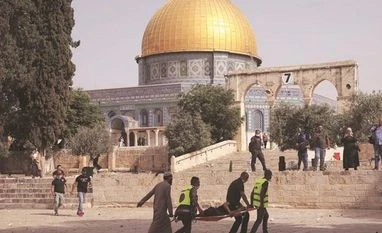 Israeli Police storm Al-Aqsa Mosque after prayers; fragile ceasefire holds Israel, al-Aqsa mosque