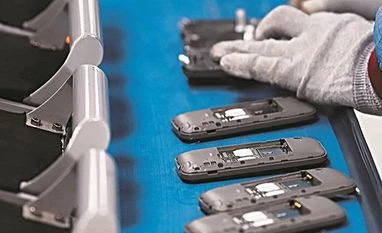 China's mobile phone shipments reach 282 mln units in Jan-Oct, up 12% YoY phone, mobile manufacturing, PLI scheme