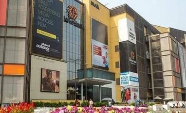 After Gurugram, Park+ ties up with Noida mall for vaccination drive-through DLF Mall of India
