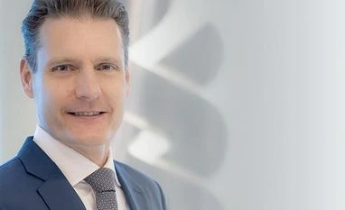 When to sell a stock? The seven golden rules of investing Marc Van de Walle, Global Head of Wealth Management, Standard Chartered Bank