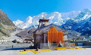 Uttarakhand HC allows Chardham Yatra, sets daily limit on devotees Kedarnath Dham | Photo: Twitter