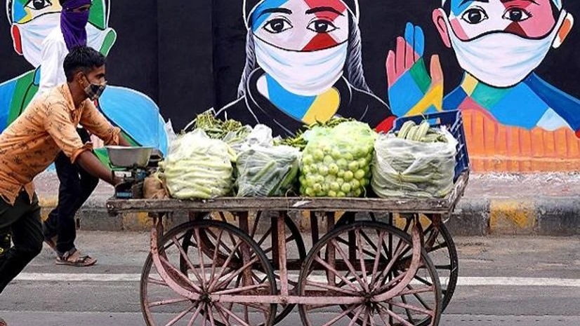 Covid-19, coronavirus, street vendor, vegetable seller, masks Covid-19, coronavirus, street vendor, vegetable seller, masks