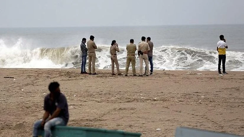 Cyclone Tauktae, arabian sea, Gujarat coast, Police Cyclone Tauktae, arabian sea, Gujarat coast, Police